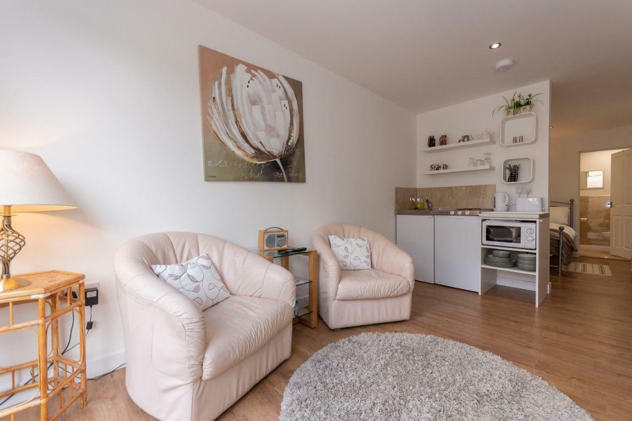 Garden Studio Apartment St Andrews - Free Parking ภายนอก รูปภาพ