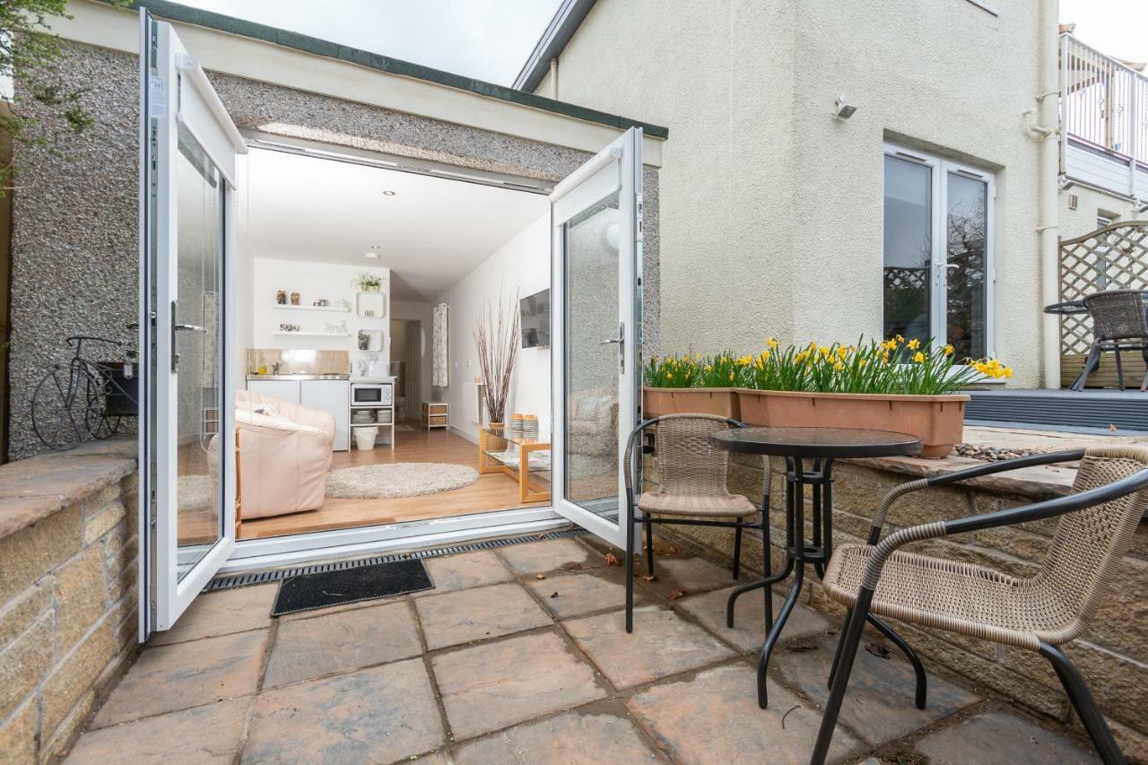 Garden Studio Apartment St Andrews - Free Parking ภายนอก รูปภาพ