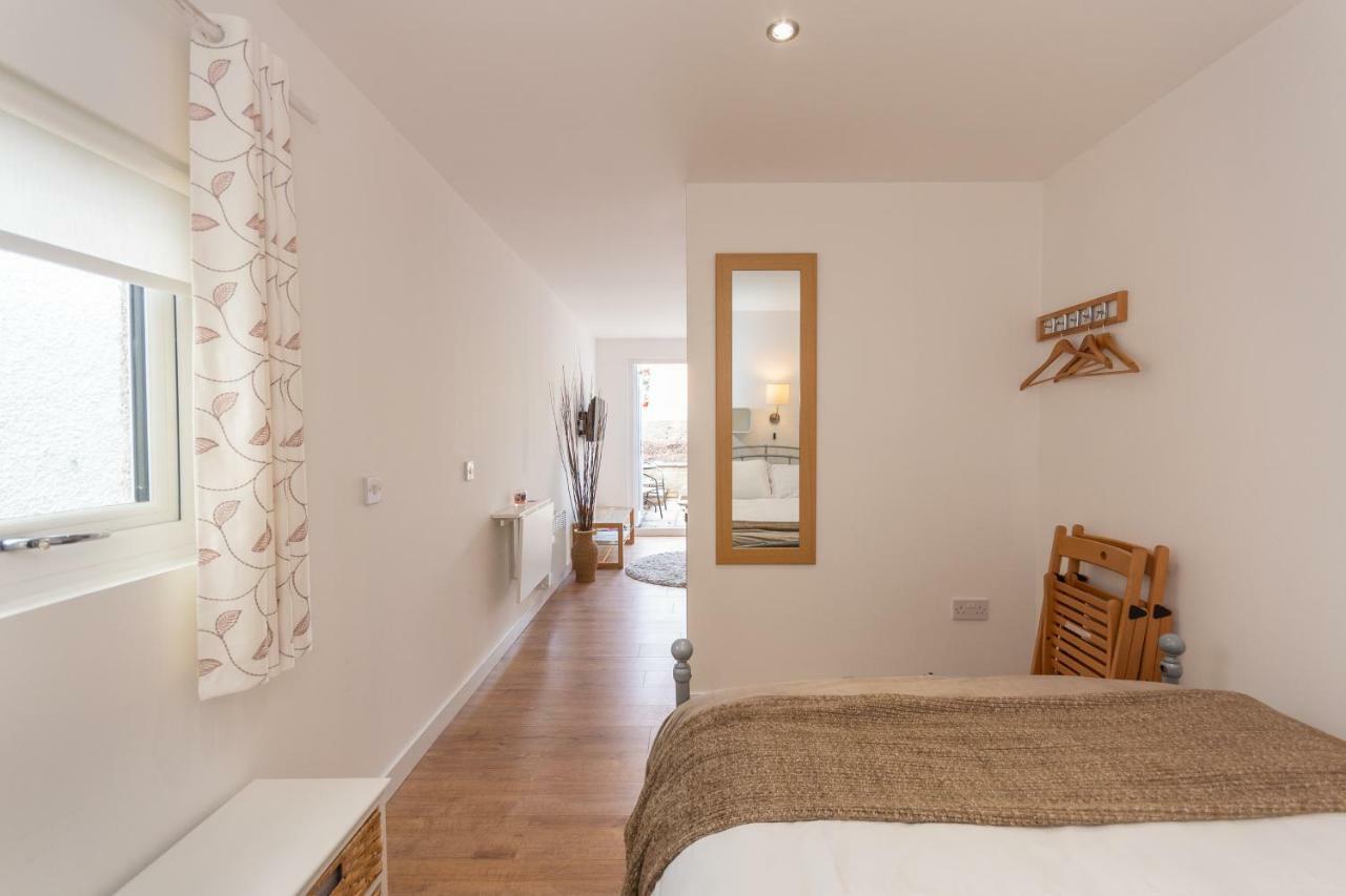 Garden Studio Apartment St Andrews - Free Parking ภายนอก รูปภาพ